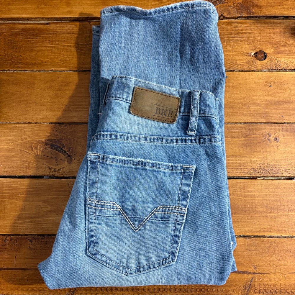 BKE Jake Jeans Men's 27R‎ (Fits 28x30) Blue Denim Bootleg Light Wash Distressed